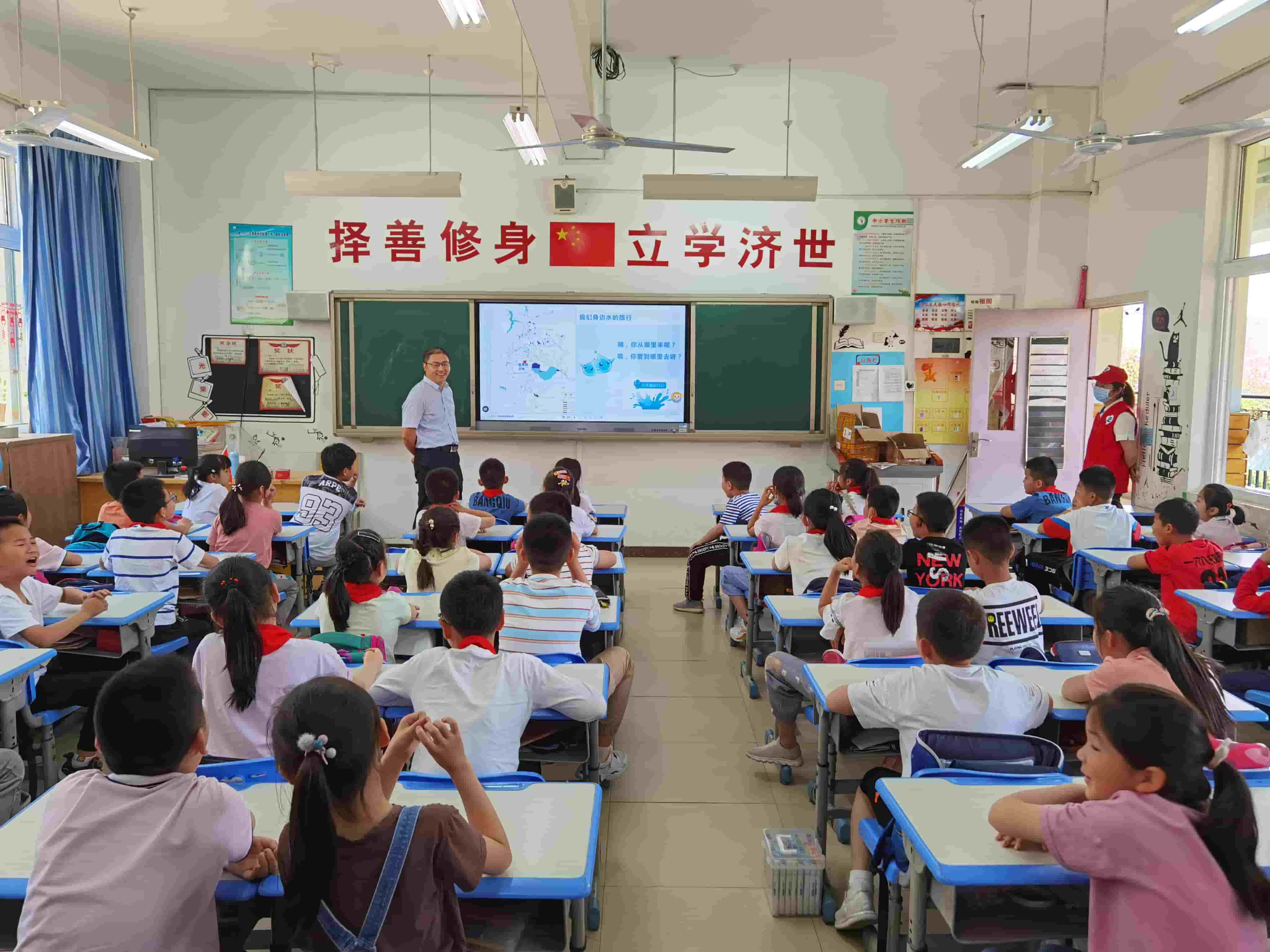 2021年6月4日，東華科技志愿團(tuán)隊(duì)槍王一六八玫瑰園小學(xué)開展“青春志愿行，環(huán)保進(jìn)課堂”活動(dòng)（2）